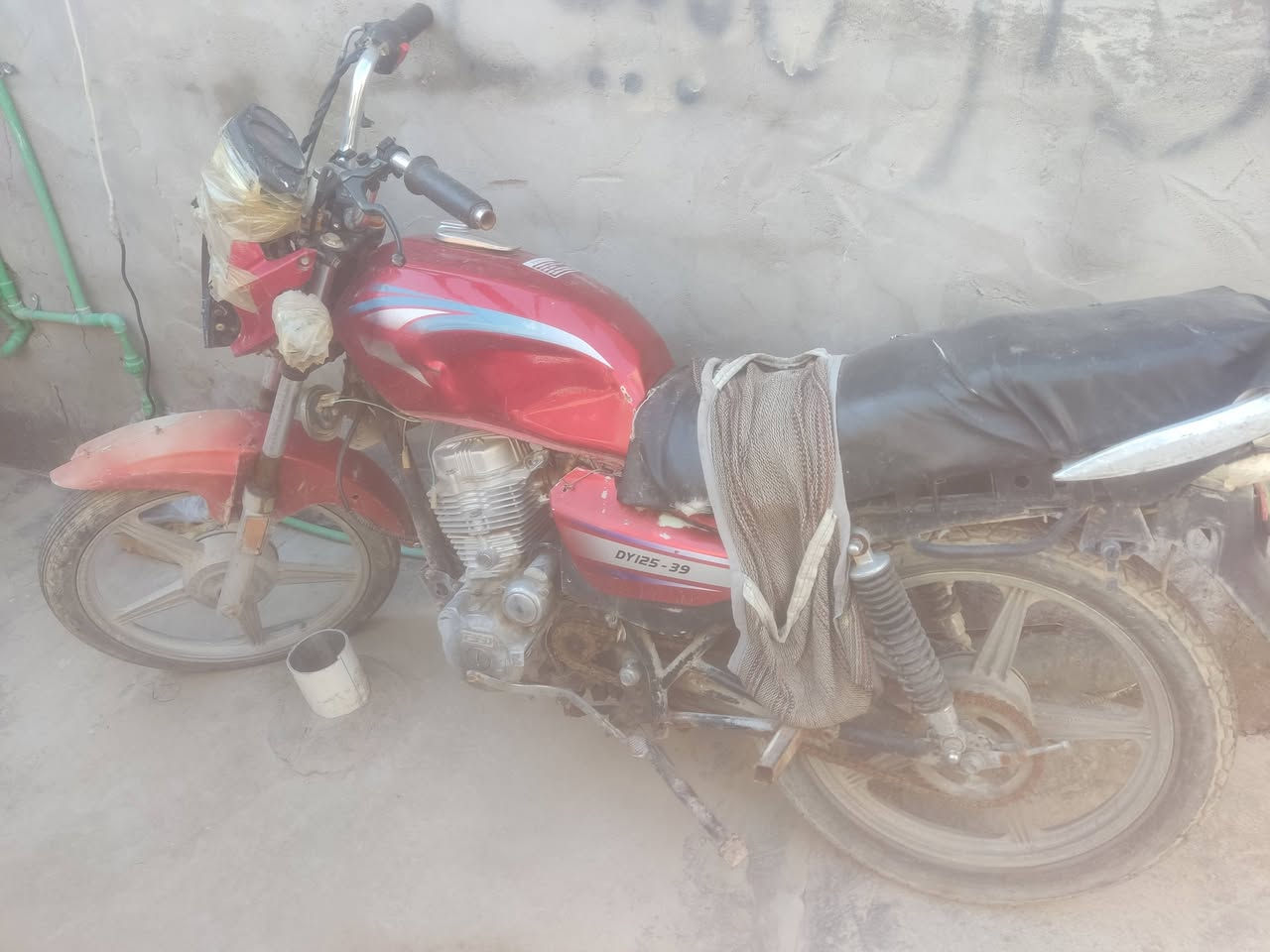 للبيع دايون مديل 2014 مكينه مال فيوم اوراق اصولي دراجه شغاله مابيها اي مشكله عده البنجر اسعر 175 قفل بدون عمله رجائن ***********
