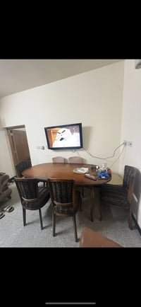 ميز و٦ كراسي • زان • منصور