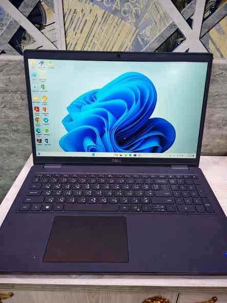 عرض مميز جدا مواصفات مقابل سعر DELL 3520  Ci5جيل الحادي عشر سلم حجم شاشة كبير 15.6 
 السعر ( 330 الف_عراقي)  مناسب للدراسة والبرامج المكتبية والطباعة والتصفح  نظافة عاليه جدا للتواصل *********** يوجد اسعار خاصة للمكاتب توصيل لجميع محافظات العراق 
العنوان بغداد شارع الصناعة مجمع الرياش مكتب اليسر 
……………………
✓ المعالج Core i5-1145G7 
✓ ذاكرة الوصول العشوائي (الرام) 8GB 
✓ التخزين( الهارد) SSD 256GB 
✓ مقاس شاشة 15.6 عاليه 1920x1080 FHD
✓ منفذ HDMI & TYPE C 
✓ كيبورد  عربي انكليزي
…………………………………
