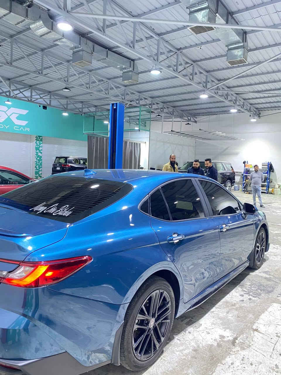 🚗 للبيع تويوتا كامري 2025 SE 🚗

🔥 وارد أمريكي – شكل جديد 🔥

📍 المواصفات:
✔️ فتحة سقف (سن روف)
✔️ شاشة كبيرة حديثة
✔️ مقاعد جلد فخمة
✔️ كرسي كهربائي
✔️ كاميرا + حساسات
✔️ تبريد اصلي مالت الشركة 
✔️ محرك قوي واقتصادي
✔️ قير أوتوماتيك ناعم

🛠️ الحالة:
🔹 جاملغ الامامي مبدل ومصبوغ
🔹 البنيد معدل ومصبوغ ربع أمامي
🔹 جاملغ خلفي معدل على البارد
🔹 باقي السيارة نظيفة ومرتبة

💰 السعر: 24,000 دولار
📉 قابل للتفاوض للجادين فقط

📞 للتواصل: خاص أو اتصال/***********
او زيارة موقع الشركة شركة الناجح للمزادات الامريكيه والنقل البحري والبري والتخليص الكمركي/ بغداد حي الجامعة نفق الشرطة 

🔥 سيارة شكل جديد وسعر مناسب جداً مقابل المواصفات 🔥
