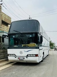 باص مرسيدس • ٢٠١٠ • ٥٣ نفر