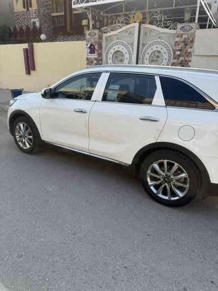 سلام عليكم 

سورنتو ١٥شكل ١٦ 
رقم اربيل جديد هزه وسنويه 
مكينه سته سلندر مفتوحه كازكيت 
مواصفات بصمه حساس امامي خلفي شاشه كامره زراك لايت اناره لد فلاش عنده استداره ويه اشاره تبريد منفصل سبعه راكب مري شفط
سياره مكفوله من صبغ وفتح وتبديل بيه رصعات قليله سونار موجود 

سعره $١٩٥ وبيه مجال 
مكاني واسط نعمانيه 

‭٠٧٧٠ ٨٨٢ ١٢٣١‬
***********
