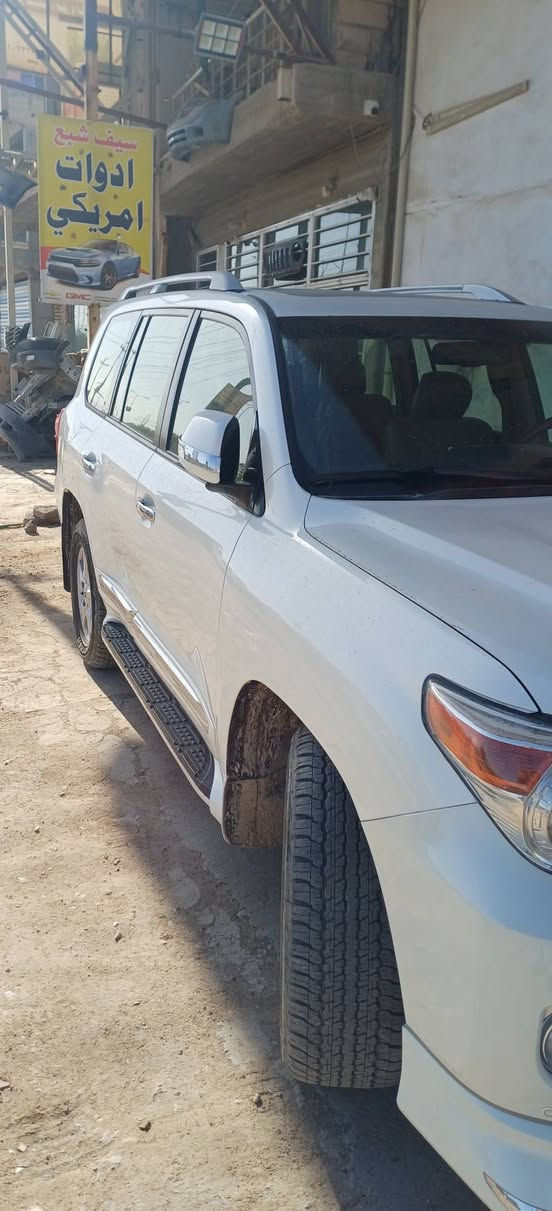 السلام عليكم  للبيع اومروس  موديل ٢٠١٢  ٦ سلندر ماشي  ١٩٢ الف مكفوله  سعره  ٣٣٥  
***********
