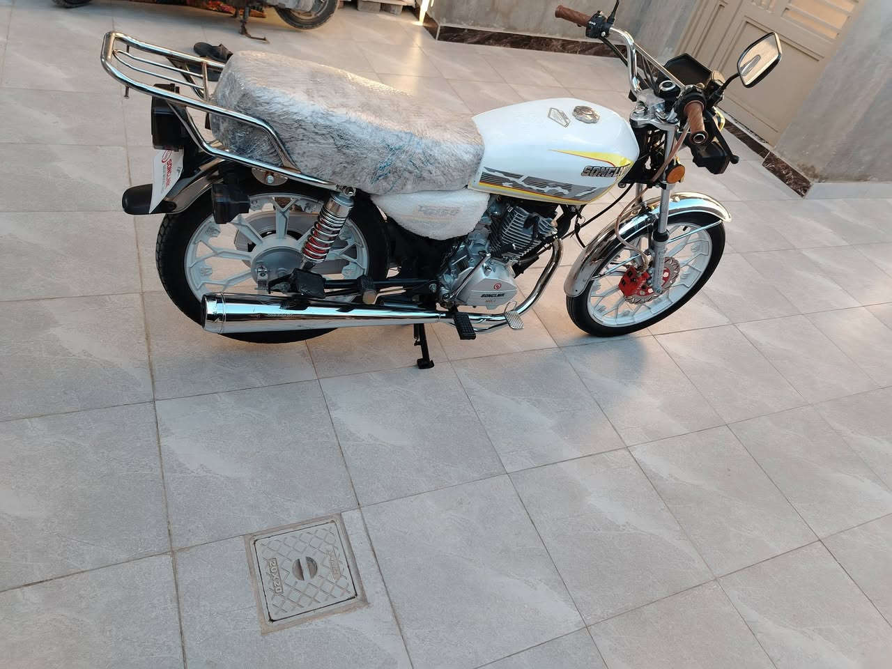 سيفان موديل 25 الدراجه اينقص مابيه كله شغال اوراق كامله اسكنر السعر 750 اوبيه مجال حك الجيه مكينه 200 مكفوله بابل ***********
