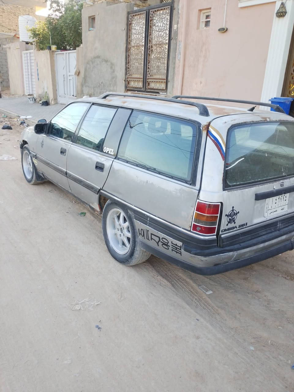 سلام عليكم اوبل استيشن موديل 1993 مكينه بيه بخار قليل وكير جديد ضربه وشواصي مكفولات رقم نجف تحويل السعر 13وبيه مجال الرقم *********** المكان نجف

