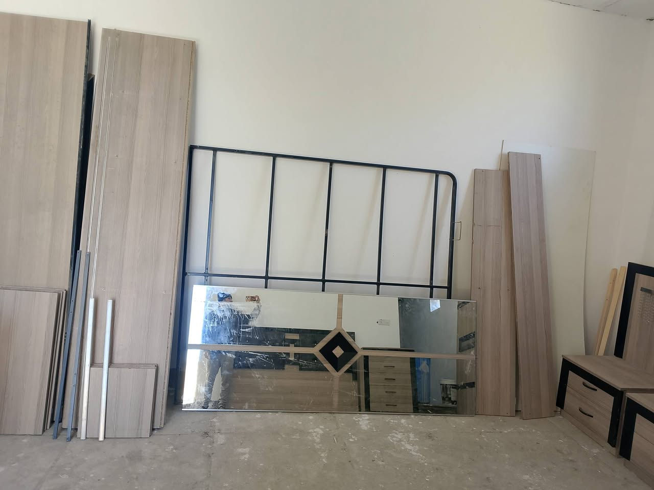 غرفه تركي كلش نضيفه 350وبيه مجال للشراي
للأستفسار.***********.
