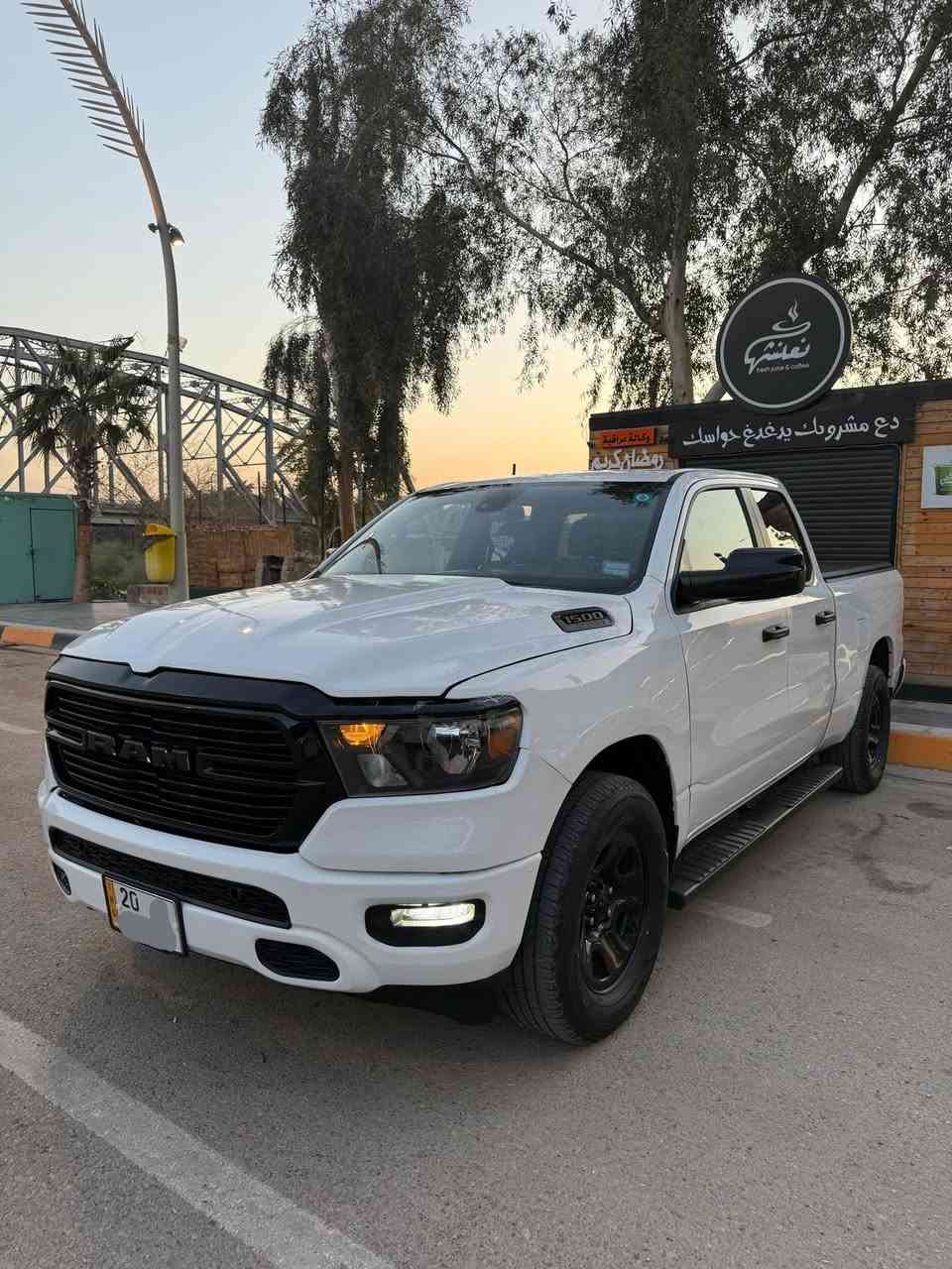 ‼️..سعر مناسب🔥💸..‼️..بيع مستعجل..‼️
السلام عليكم 
رام 2023 وارد امريكي
رقم ديالى الدولي الجديد (مميز🔥) بأسمي
المحرك: 6 سلندر 3600
باب قصير...بدي طويل 
المواصفات: Tradesman🫀🔥
* شاشة صغيرة 
*مقاعد جلد 
*قطعتين تبريد 
*6 راكب 
* فورويل 
*كامرة خلفيه
Auto stop*
*سايد بريك كهربائي
*نظام السحب 
* نظام ال e-torque الكهرباء مساعد بتقليل صرف
* وباقي مواصفات الرام المعروفة 

الصبغ: جاملغ وبنيد فقط
الموقع: ديالى بعقوبة
للاستفسار: ***********
