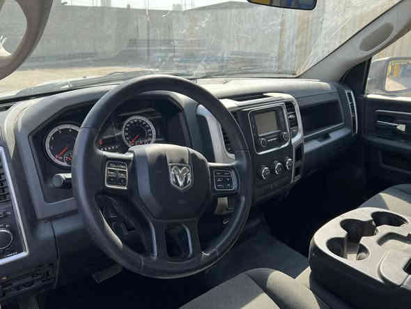 دوج رام كلاسك وارد امريكي موديل 2023
بيةقطعتين مبدلات وباب نفس لون بلادي
شواصي ولغود مكفولات حت راديتر تبريد بلادي 
بدون ايرباك سيارة كاملة وكل نقص مابية كلش حلوة
مكينة 6Vسلندر مرقمة بغداد بسمي 
سعرة170$وبية مجال حك جيتك 
مكاني بغداد جسر ديالى الجديد 
***********
