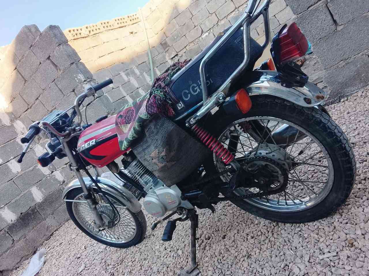 اربعه كير تايكر موديل ٢١ وراق سكنر كامله مكينه شاصي شرط الفحص كرهبايات كله شغاله مابيه اي نقص مكفوله من كلشي سعره ٣٥٠ وبيه مجال بصيط مكاني كربلاء فريحه يم جامعه شراي يتصل ***********
