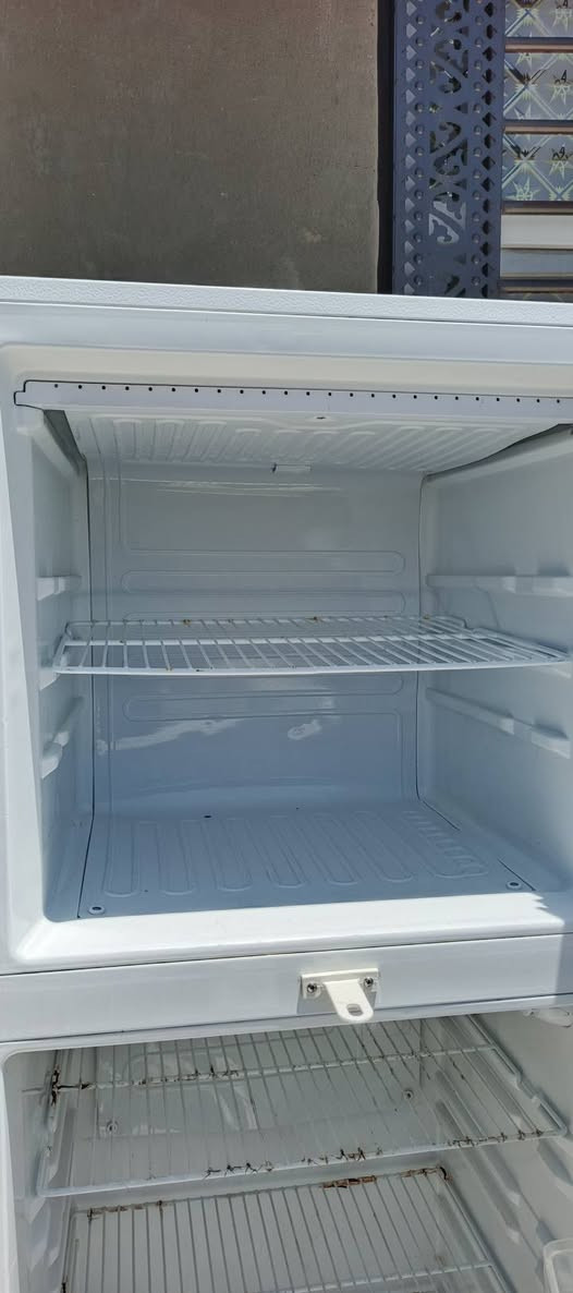 ثلاجه نوع دنكه باب الاول (  اصليه) للبيع 24 قدم إفريز خارجي دبل شبجه نضيفه جدآ تجميد فوول
سعر 225 
استفسار رقم هاتف ***********
ثلاجه نوع دنكه باب الاول (  اصليه) للبيع 24 قدم إفريز خارجي دبل شبجه نضيفه جدآ تجميد فوول
