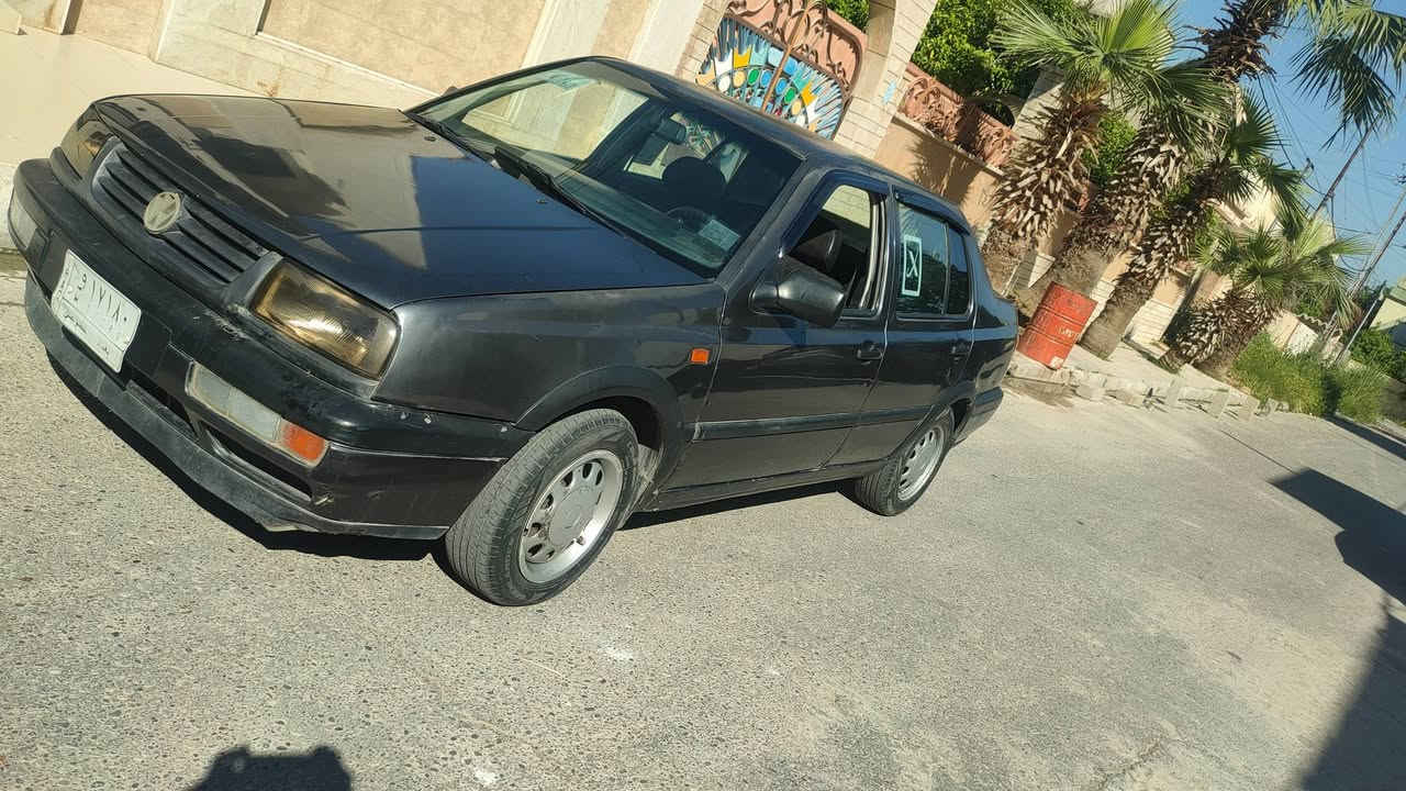 سلام عليكم
ڤنتو للبيع موديل 93
صبغ عام جماليه كير محرك شرط 
تبريد شغال كابون ورقي شغال بيها صاحبها بل موصل 
السعر 30 بيها مجال للتواصل 
***********
