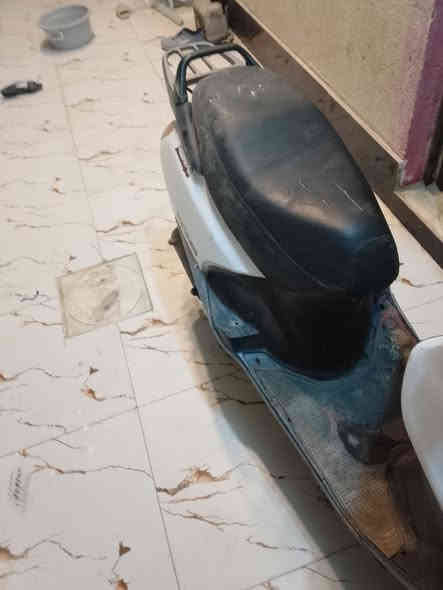 دراجه سبيسي لبيع كومت حدايد دراجه شغاله هندر سعر 400 وبيها مجال وما كاني بصره ابو
*********** خصيب
