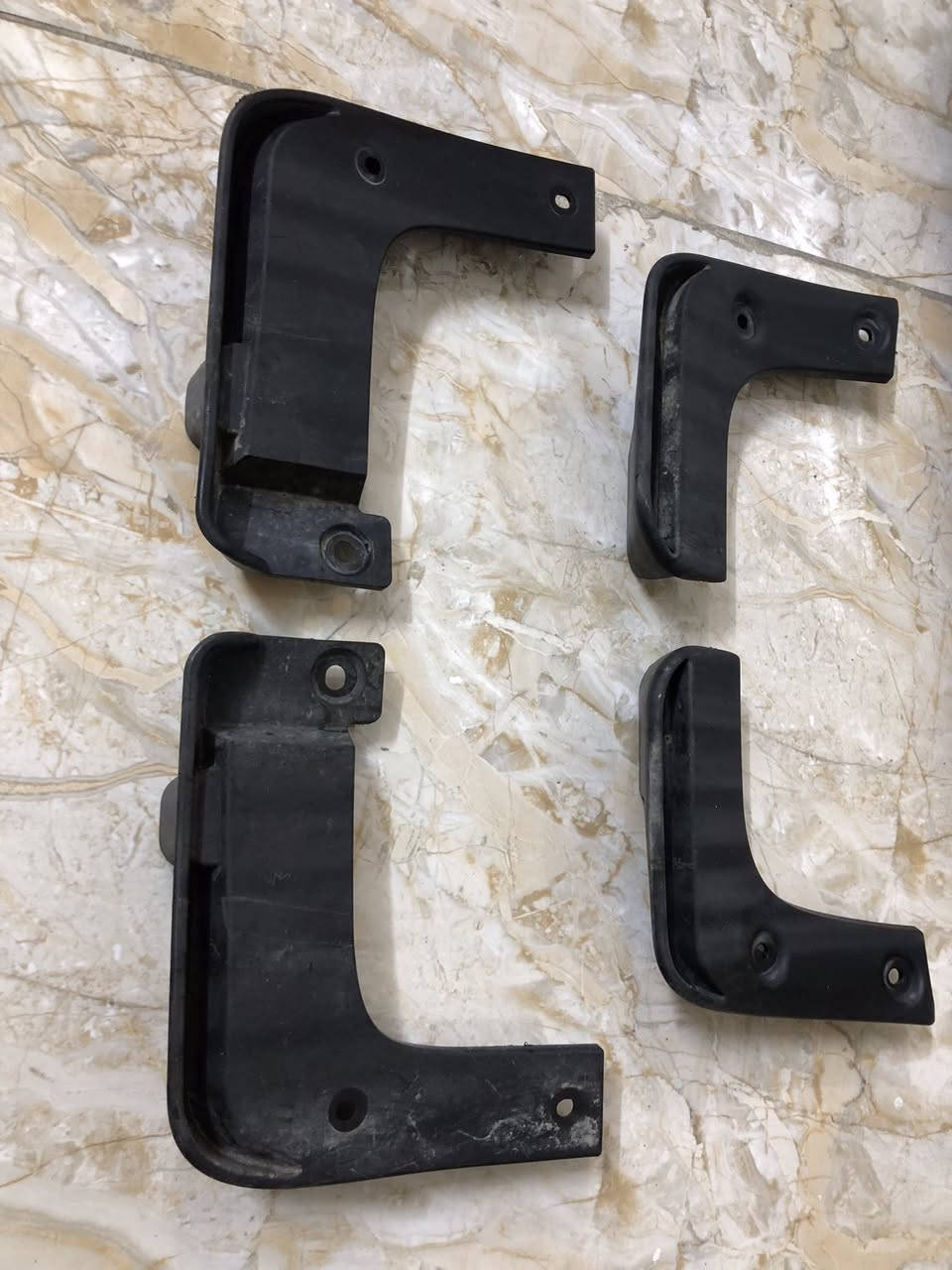 السلام عليكم  
🛑  شباب عندي تخم واقيات اصليات  
مال فورتي شرگه 
 مديل 24 / 23 بلاديات 

مكاني بغداد 
للاستفسار هـ ***********
