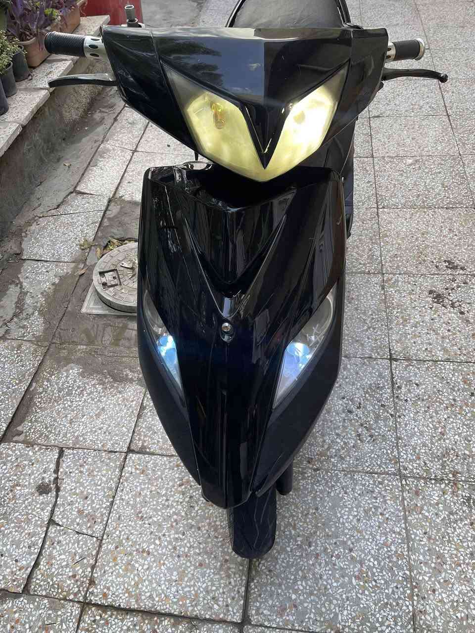 دراجة ثعلب للبيع

هندر وسلف
كهربائيات كاملة كله شغال
قفل ستيرن 
شلعة ومعدل مكينة مزودة بوشة ٥٨
صالنصة رياضي
عداد كيلو متر وعداد سرعة وطوافة البانزين كله شغال

السعر ٤٥٠ الف العنوان الشعلة ***********
