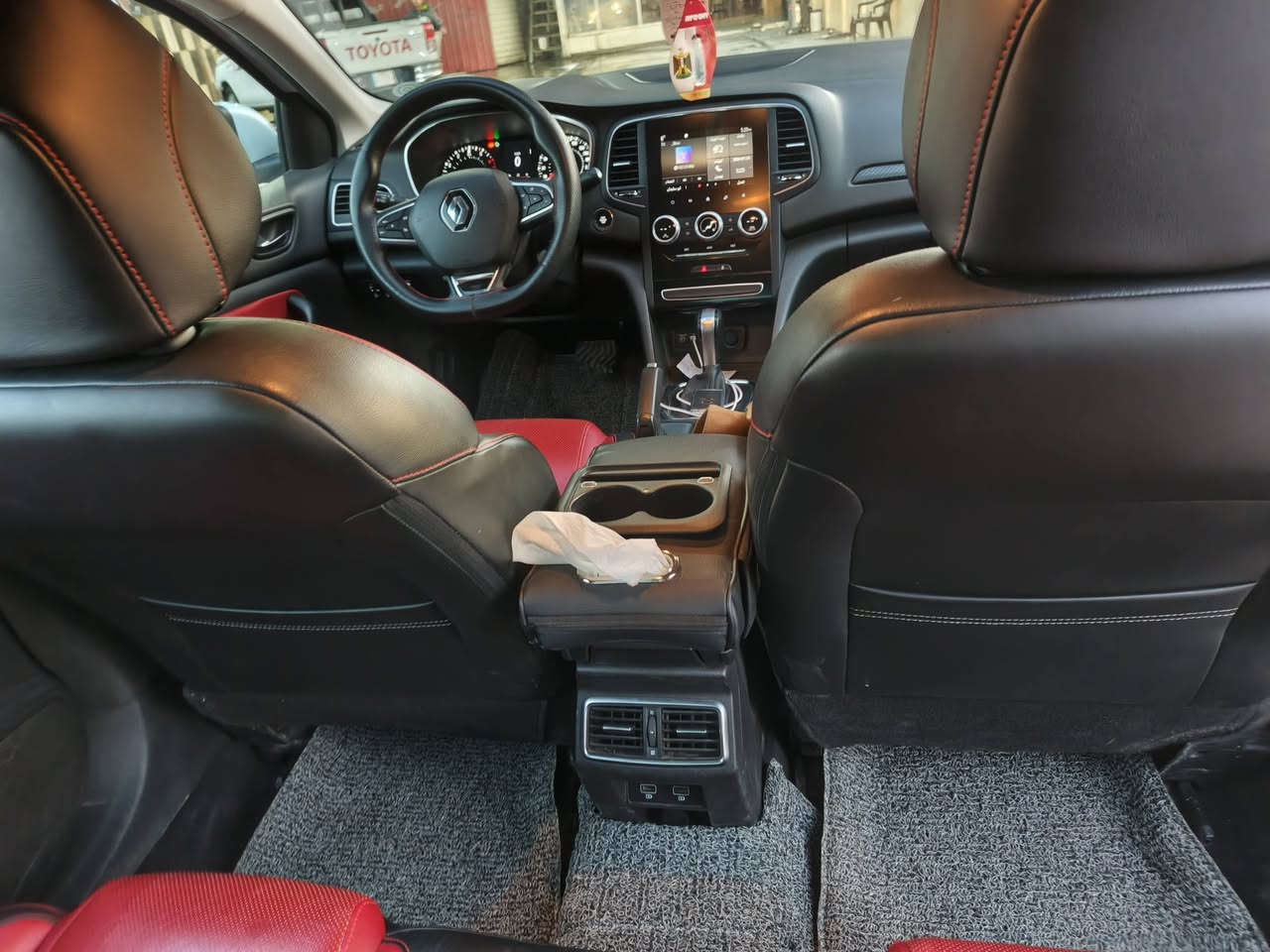 رينو ميكان  للبيع كامل مواصفات عدا الفتحة 2023 ماشيه 66 الف رقم أربيل. مكاني بغداد. ***********
