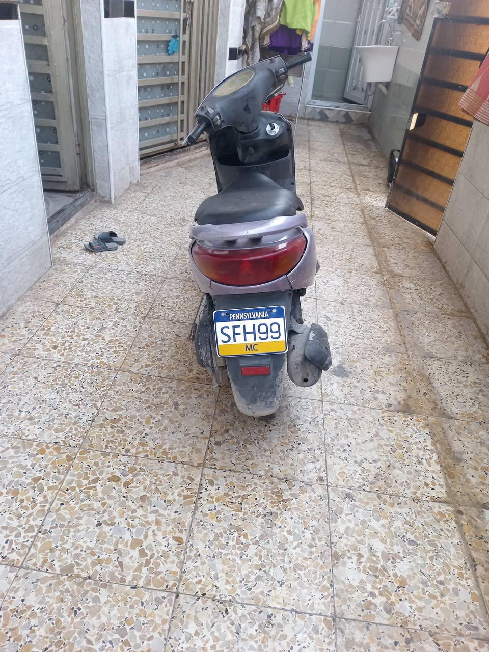 السلام عليكم دراجه بريز للبيع دراجه مكينتها  خرسه داخلها املح بلاد ي كفرها بلا دي كهرباياته كامله سلف هندر دراجه نكره بكل وكت صبح عصر ليل بريكات يخبلن بغداد الحسينيه قرب مطعم الءمير  الرقم ***********
