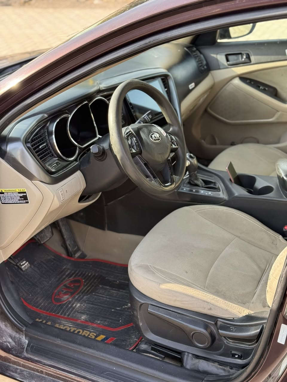 سلام عليم
كيا اوبتما2013للبيع 
مكينة وكير شرط بيها ٤قطع بدون دواخل 
صدر الامامي تعبان السيارة البجم يرادلة شوية ترتيب 
السيارة كدامك بلصور مكانها بغداد الزعفرانية السعر 100وبيهامجال 
للاستفسار *********** غير متواجد بالخاص
