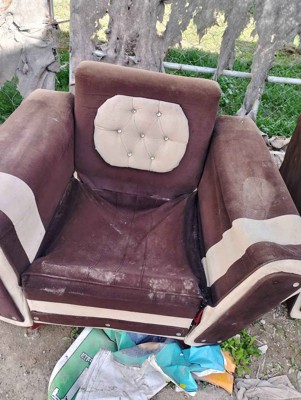 تخم عشر مقاعد يحتاج تصليح السعر مناسب 40 الف مقابل أسواق برتقلله الجاير


**إذا كنت صاحب هذا الإعلان وتريد حذفه لأي سبب، رجاءا أرسل رسالة إلى الدعم الفني**