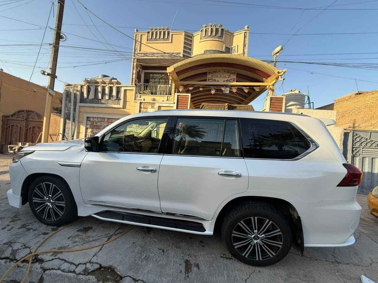 السلام عليكم
لكزز LX570 وارد امريكي موديل 2019 
 سيارة فل مواصفات 
حادث جاملق وباب 
 رقم بغداد   باسمي 
 الموقع  بغداد 
 للبيع ومراوس حسب القناعة سعر 480وبية مجال 
للاستفسار والتواصل: 📞    ***********
