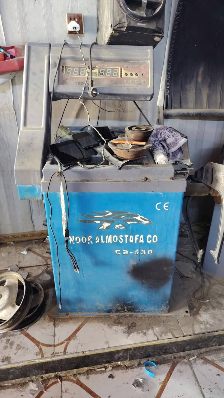 مرخصه الادمن غراض بنجرجي بطل هوه ٣٥٠ لتر الاماني شرط الثقيل وجهاز بلنص ابيعك عاطل وخالعه ٢٤ نضيفه فول مكاني ديوانيه مليون عارضهن لاستفسار ***********
