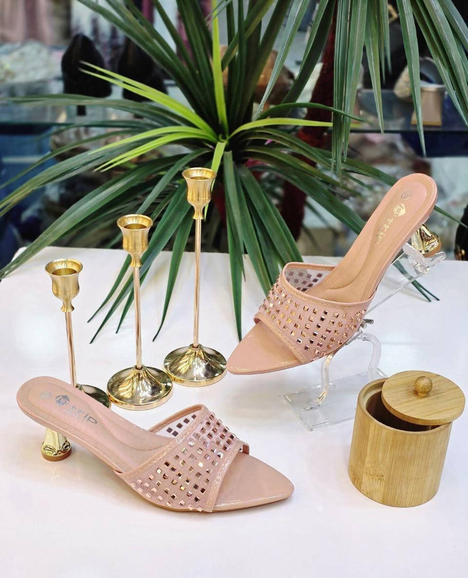 سليبر كعب❤‍🩹
السعر 15
37-38-39-40-41 بغداد, العراق


**إذا كنت صاحب هذا الإعلان وتريد حذفه لأي سبب، رجاءا أرسل رسالة إلى الدعم الفني**