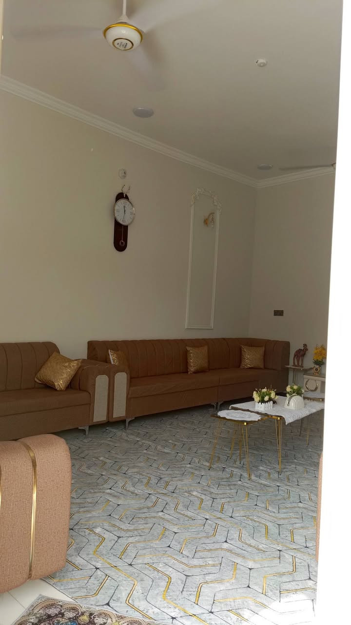 السلام عليكم بيت زراعي ال نياز على الوفاء  يم البيطره 
مساحه 300 البناء170
واجه 10 ونزال 30
طارمه كبيره 
مطبخ   وصاله. وغرفتين  واستقبال 
وحمام داخلي  وخارجي ومنور البيت مساحه كبيره 
كله طابوق وشغل درجة اولى سيراميك  والسطح اشتايكر 
البيت صب كونكريت
الاستفسار وات ساب 
***********
