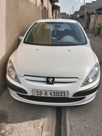 بيجو فرنسي 307 موديل 2005 السيارة بأسمي السيارة مكفولة لا ضربة ولا صبغ...