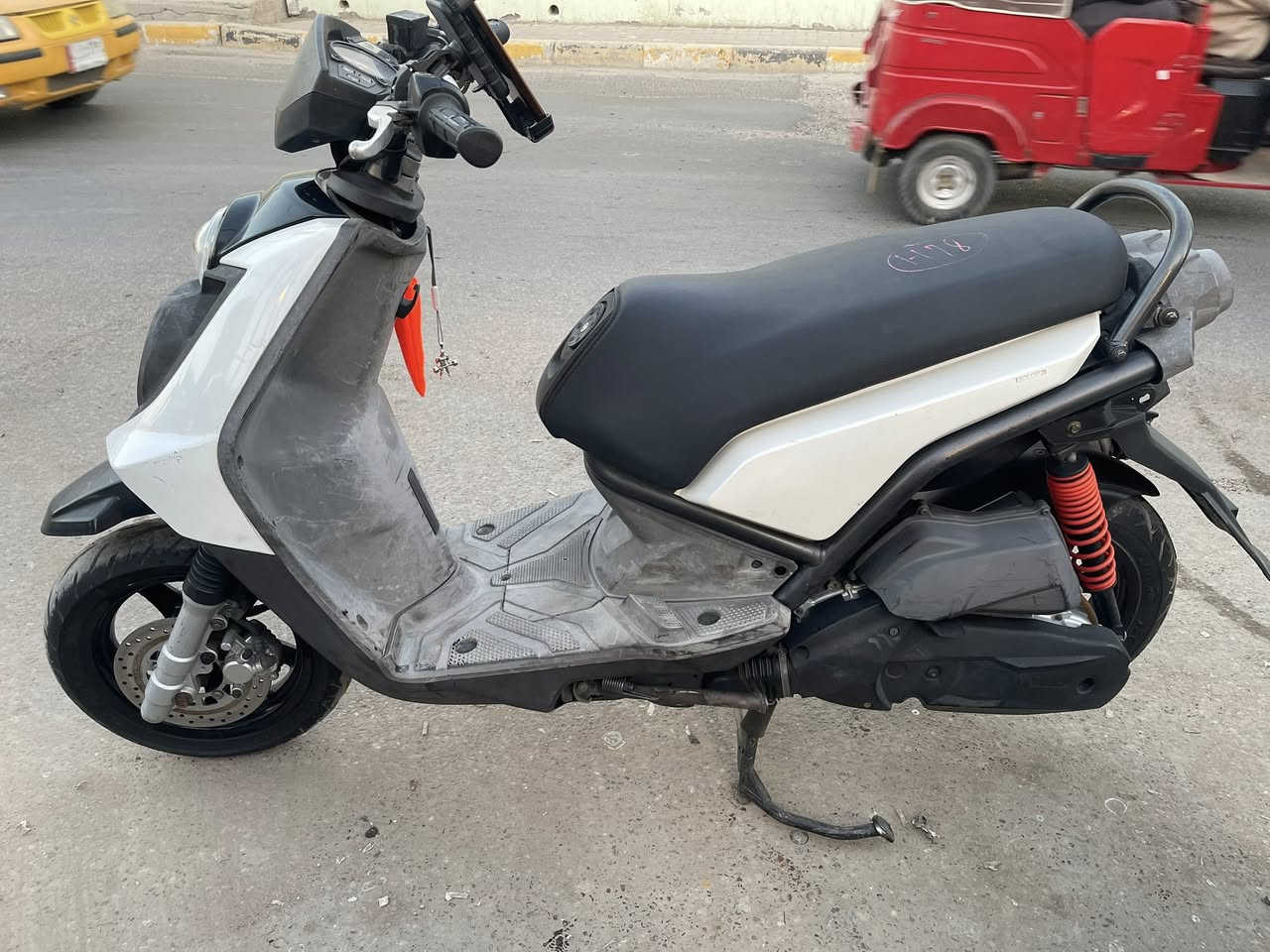 السلام عليكم سكنس جبلي صارلها 10 ايام نازلة من الرمبة كلشي بيها بلادي مكفولة من كلشي بالمحرك بعدة نايلون 
اتصال فقط: ***********
