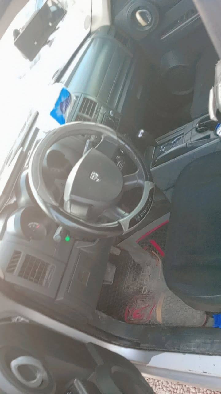 السلام عليكم للبيع دوج نيترو موديل 2007 كير محرك تبريد تخم تاير جاهزه السياره السعر 80 $***********
