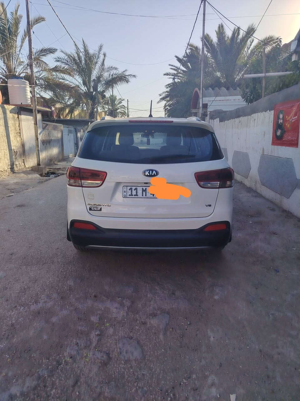 سلام عليكم... 
سورنتو ١٨ خليجي رقم بغداد إنكليزي
٧ راكب
سته سلندر
مري شفط
تحكم ستيرن 
جنطه كهرباء 
كشنات كهرباء
شاشه كبيره
سياره مكفولة كفاله عامه وجديده  ماشيه ٩٥ ألف حقيقي تبريد ثلج تايرات جدد سنويه لل ٢٨ تنتهي هزه تنتهي بشهر الثامن 
السعر ٢٣٥ وبي مجال 
***********
