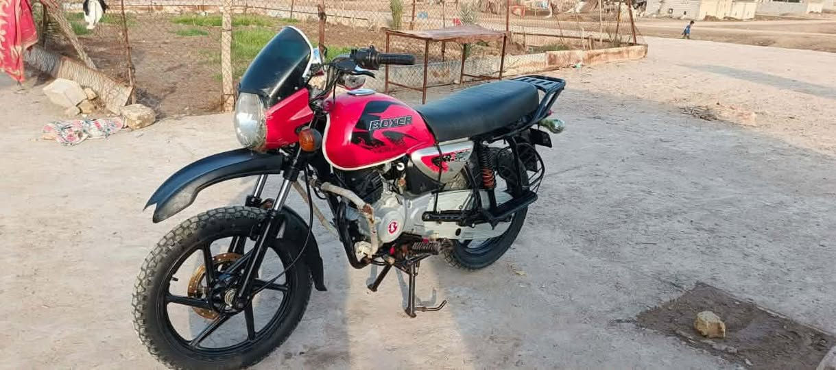 ‏سلام عليكم بوكسر للبيع موديل 22 شكل 23 أوراق كاملة كهربائيات كلها شغالة دراجة نظيفة حلوة السعر واحد وربع أبيها مجال مكان البصرة القرن الثور***********
