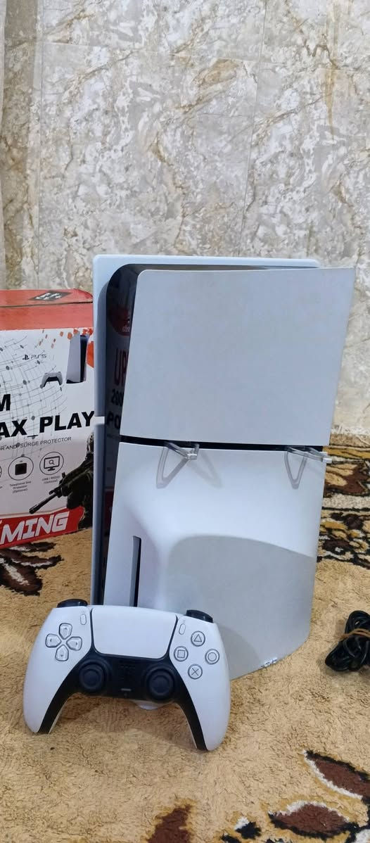 بلي 5 سلم أوربي 1تيرا نضيف اخو الجديد نضيف كلش مستخدم شي قليل ويجي ويه يوباس الماني  لاصلي 2000 كيفي وقراص ثنين حلوه كراند وردد وحساب بيه لعبتين ذاكرو فيست ماين كرافت السعر 600 وبيه مجال مكان الناصريه المركز الرقم ***********
