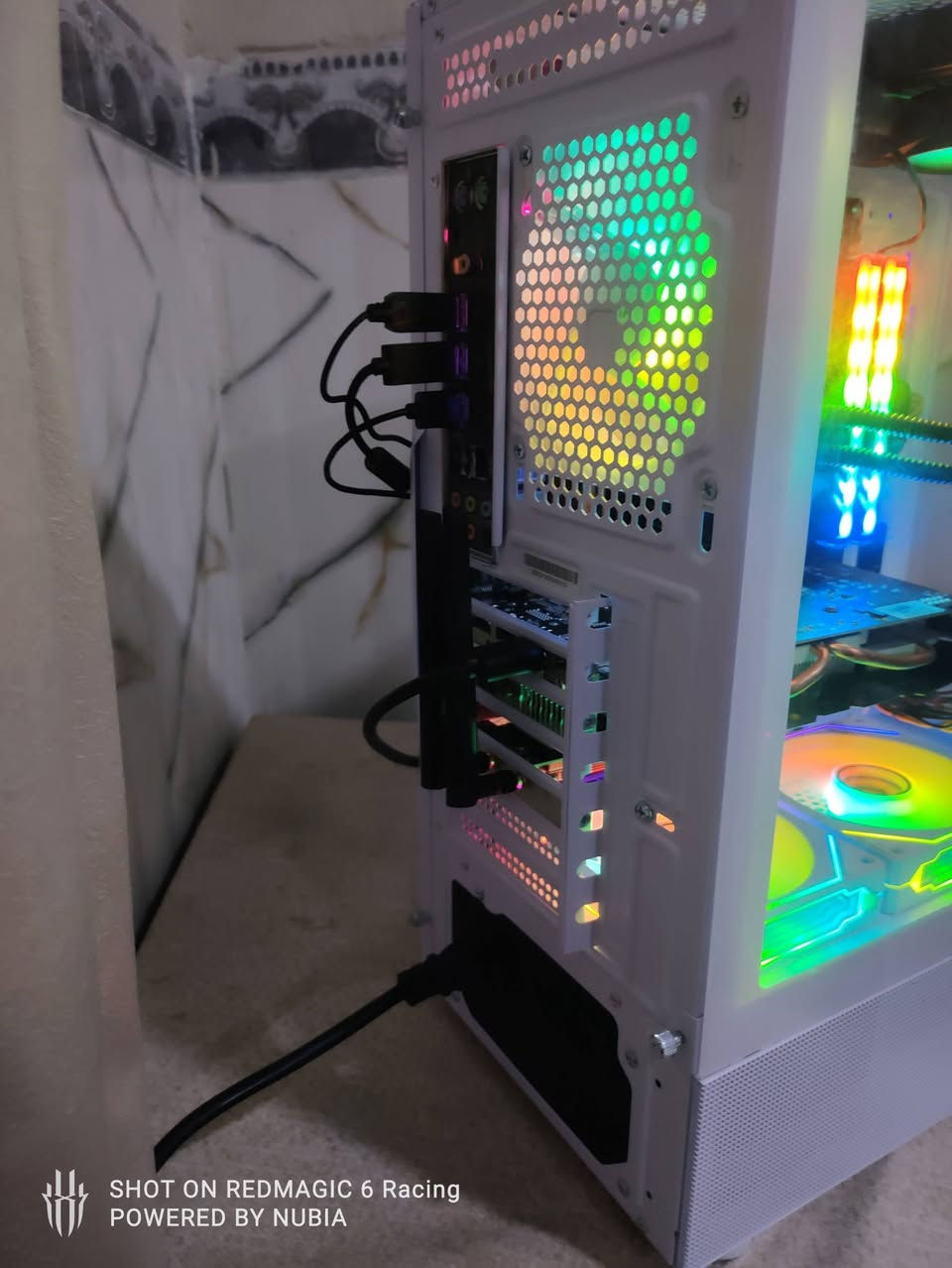مكاني بغداد الدورة رقمي ***********
سعر 390 بي مجال 
كيس ماس زجاج ابيض جديد
Cooler msi liquid 120mm
I7 4820 k
Msi x79a atx wifi +oc+8ram slot +3pci
Ram 34g
Ssd 128 
Psu corsair
Gpu rx 580 8g axle
