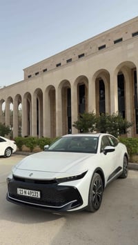 كراون 2023 للبيع او مراوس  السيارة فول مواصفات  كامرات 360+رادار امامي...