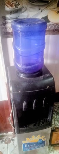 براد ماء شغال حار بارد بس منقص غاز سعر 40 وبي مجال للشراي 07712581129