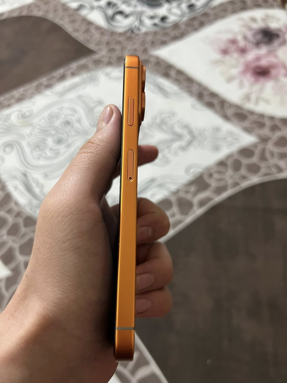 السلام عليكم ايفون اكس ماكس محور 17 برو ماكس تحوير انور ابل غني عن تعريف الجهاز مكفول من اي قطعه مبدله كله بلادي ذاكره 256 جهاز جديد ونضيف كلش وشرط ضمان من اي خلل  وكلشي بي  شغال  بيع اوً مراوس لشراي يتصل *********** 
واسط الكوت العزه جديده
