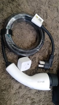 عندي شاحن بي واي دي اصلي 16امبير جديده 07705230984