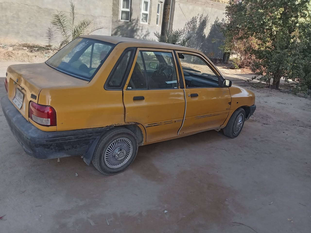 سلام عليكم سياره سايبه لبيع مديل ١١ رقم نجف مصفره خرامات سعر ١١ ورقه بيه خيط بخار سياره جاهزه ما واصل راعيه ابيع كوم حديد مكان ع طريق كربلاء نجف عمود ٨٠٠.     ***********
