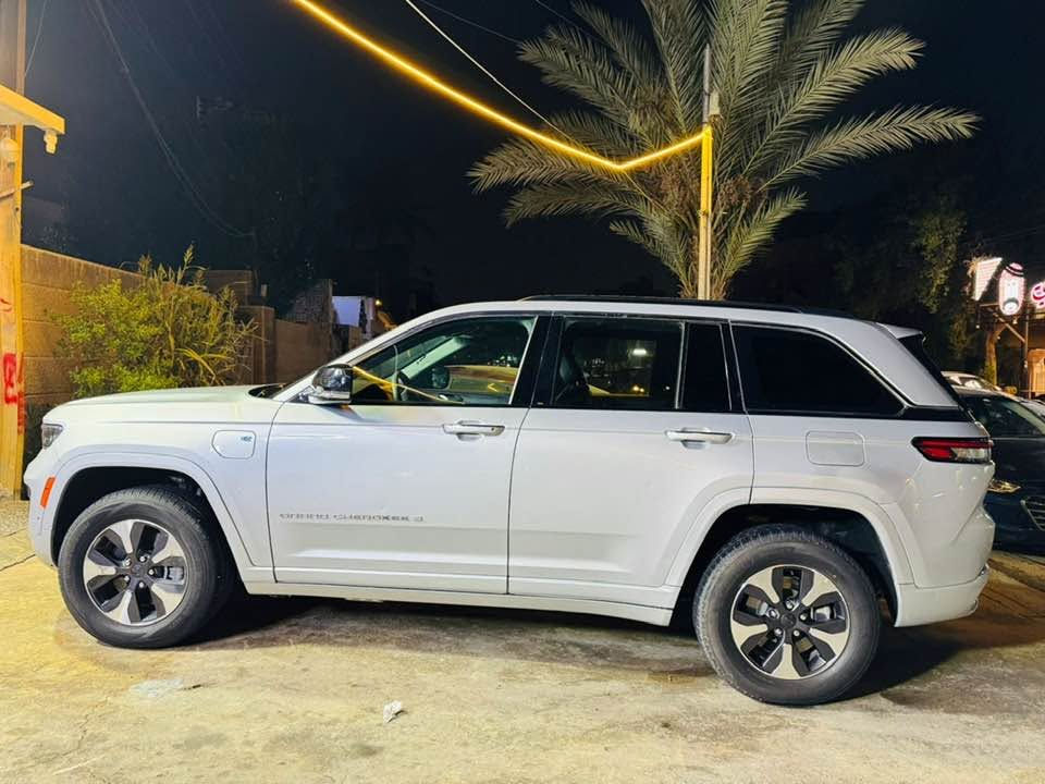 للبيع جيب هايبرد موديل ٢٠٢٤ فول مواصفات
بدون صبغ
حادثها سرقة
***********
