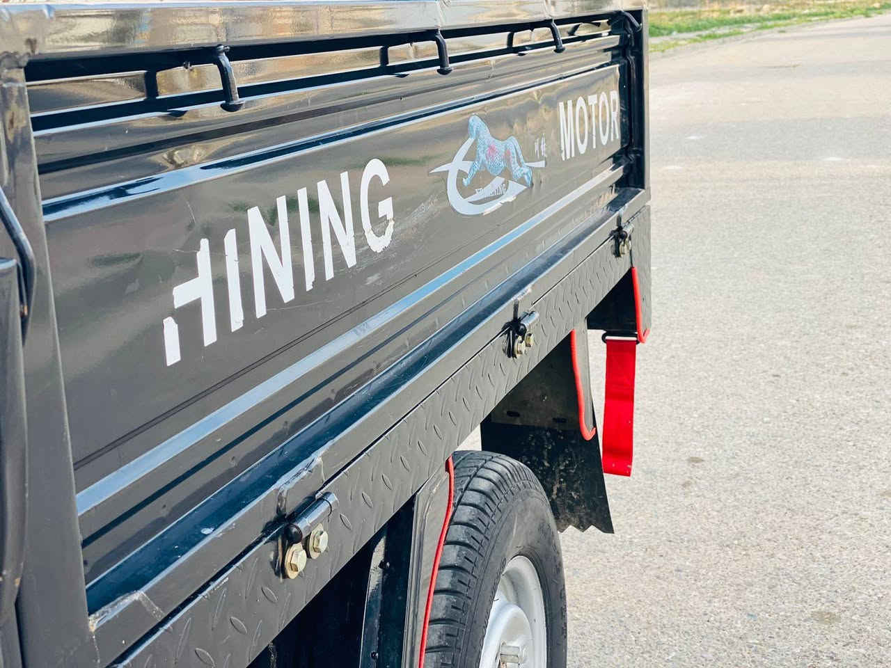 سلام عليكم 
ستوتة للبيع موديل 2024
شاخوان قلاب ركبه شرط كهربائيات شرط 
تخم تايرات 3 جوبلس جدد محرك شرط 
كشر لوك قطره صبغ مابيها منفيس كامل ستوته جاهزه من كلشي السعر مليون 425. بيها مجال. ***********
