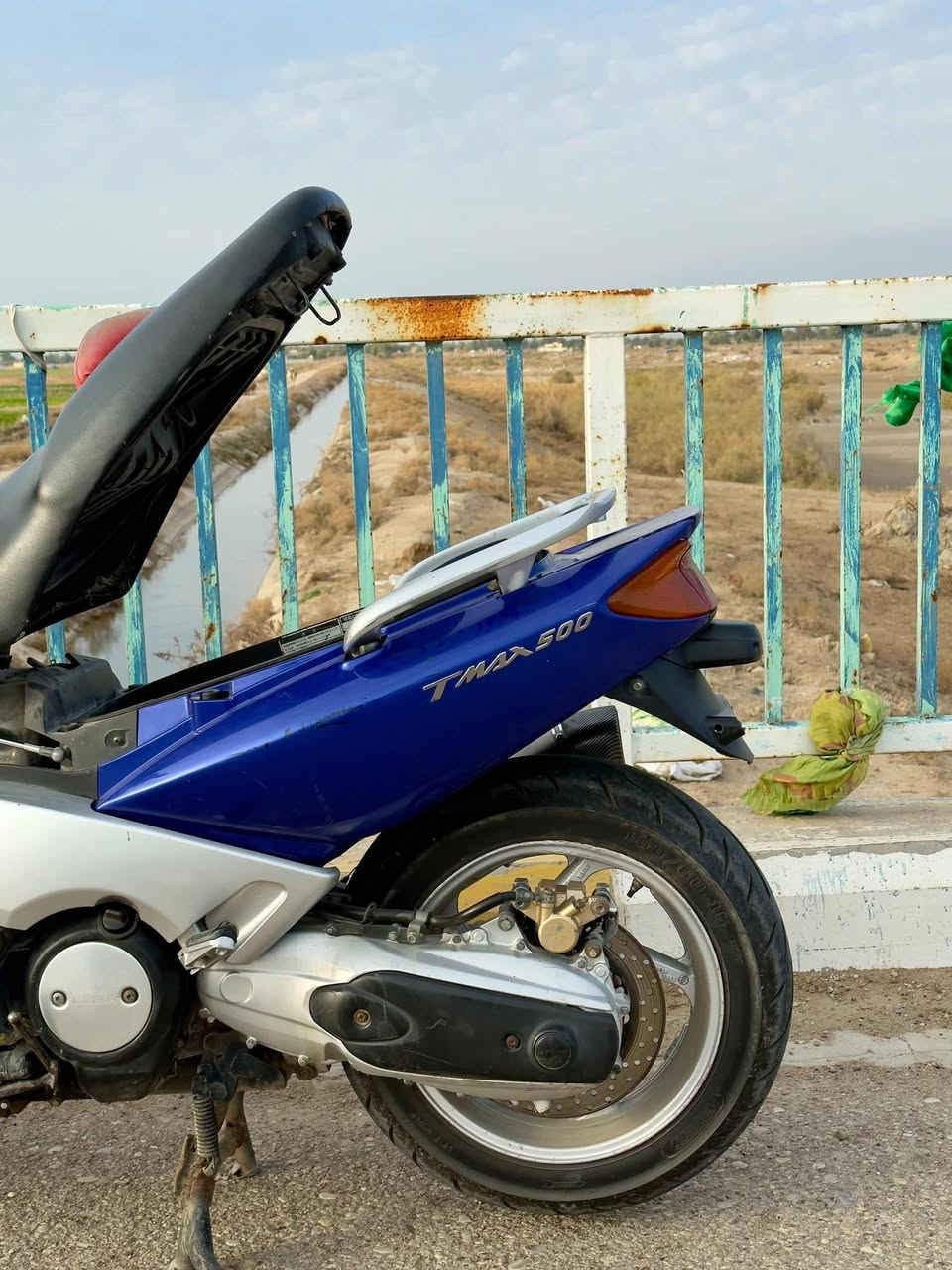 سلام عليكم شباب تي ماكس ٢
2007 الدراجه حلو بيه نصبه الدراجه تشتغل 
بس بيه صوت بالمكينه ابيع ع هاي الشكل كفراته موجوده 
مكان واسط صويره سعره خاص ومناسب جداً
***********
***********
