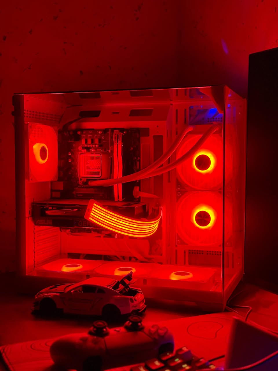 السلام عليكم
تجميعة للبيع سعرها مليون و ٤٠٠ وبيها مجال 
التجميعة مامستخدمة وكلش نضيفة شرط الفحص وموجودة كل كراتين القطع وحته الجيس اليغطي القطعة موجود 
مكاني الناصرية وموجود توصيل علئ المشتري 
متواجد فقط واتساب او اتصال 
***********

كارت الشاشَة: 
Asus GEFORCE RTX 4060
المَذر بورَد: 
MSI PRO B760M-E DDR4 
الكولَر: 
KS240 مائي. 
البَور سَبلاي: 
RUIX GX 750W BRONZE
التَخزيَن: 
LEXAR NM620 3500mb/s 1T 
الرامَات: 
TeamGroup T‑Force Delta RGB DDR4 RAM من شركة TeamGroup
المُعالِج: 
Intel COREi7 12700KF
الكَيس: 
CS015 Pro SNOWMAN
