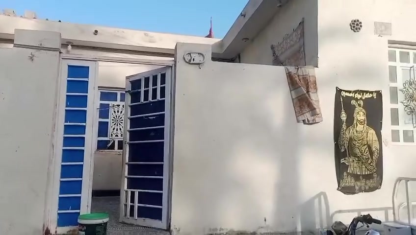 دار للبيع او للمراوس 
ناحية السديناويه مقابل النفوس 

المساحه 150متر رقم الهاتف ***********
