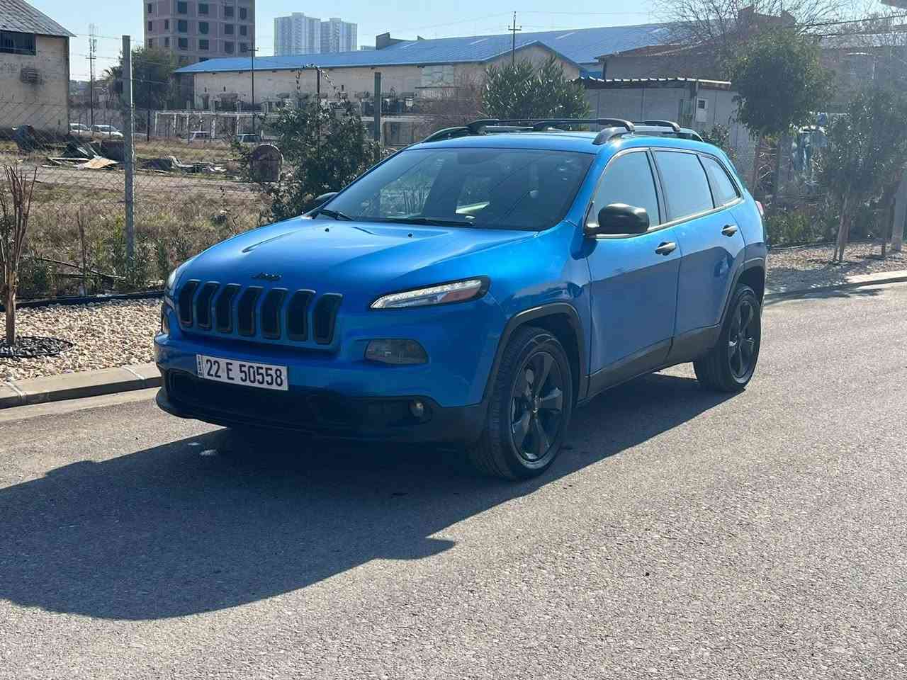 السلام عليكم جيب بزون 2017 رقم اربيل بسمنه مكينه 6سلندر بلاك توب فور ويل السياره كلش جديده لا بيه جطل لا بيه عطل 
المكينه والكير كلش نضاف حداده جديده تخم تاير جديد الدواخل كلش جدد البدي جديد تبريد جديد بيه بس بابين وجاملغ خلفي صفحه السايق صبغ فقط سنويه ل30 مكانه البصره المعقل السعر 135 وبيه مجال للاستفسار  ***********
