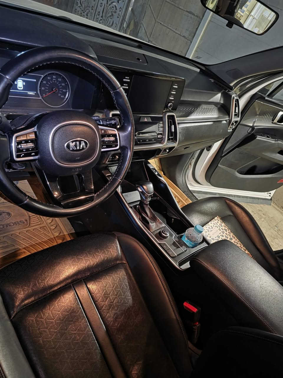 سورنتو ٢٠٢١ وارد امريكي باب صندوق مبدل نفس اللون فقط فول مواصفات عدى الفتحه محرك ٤ اقتصادي سنويه بأسمي تحويل مباشر سياره جديده وجاهزه من كولشي السعر ٢٢٠ مراوس مع باترول SE حصرا وتكون باسم صاحبها مكاني ناصريه .


**إذا كنت صاحب هذا الإعلان وتريد حذفه لأي سبب، رجاءا أرسل رسالة إلى الدعم الفني**