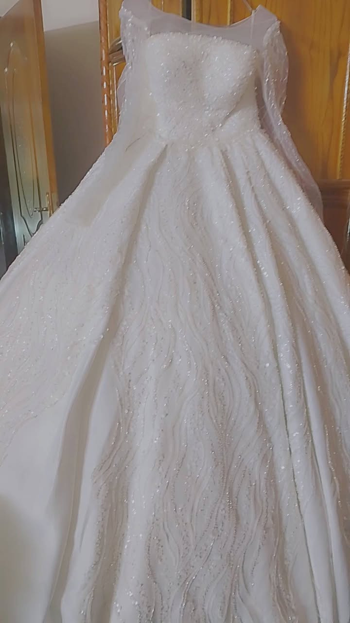 سلام عليكم عندي فستان عرس نظافته 95بل 100مابي اي ضرر او تراب حتى ذيل لبدلة جدآ نظيف لان حتى جلسة تصوير سوناها بل بيت شغل كولة هاند مي يلبس لحد وزن 46 لان بي قياطين وبطانه تتحكمين بي ذيل كلوشة من ورة السعر 200وبيها مجال بسيط


**إذا كنت صاحب هذا الإعلان وتريد حذفه لأي سبب، رجاءا أرسل رسالة إلى الدعم الفني**