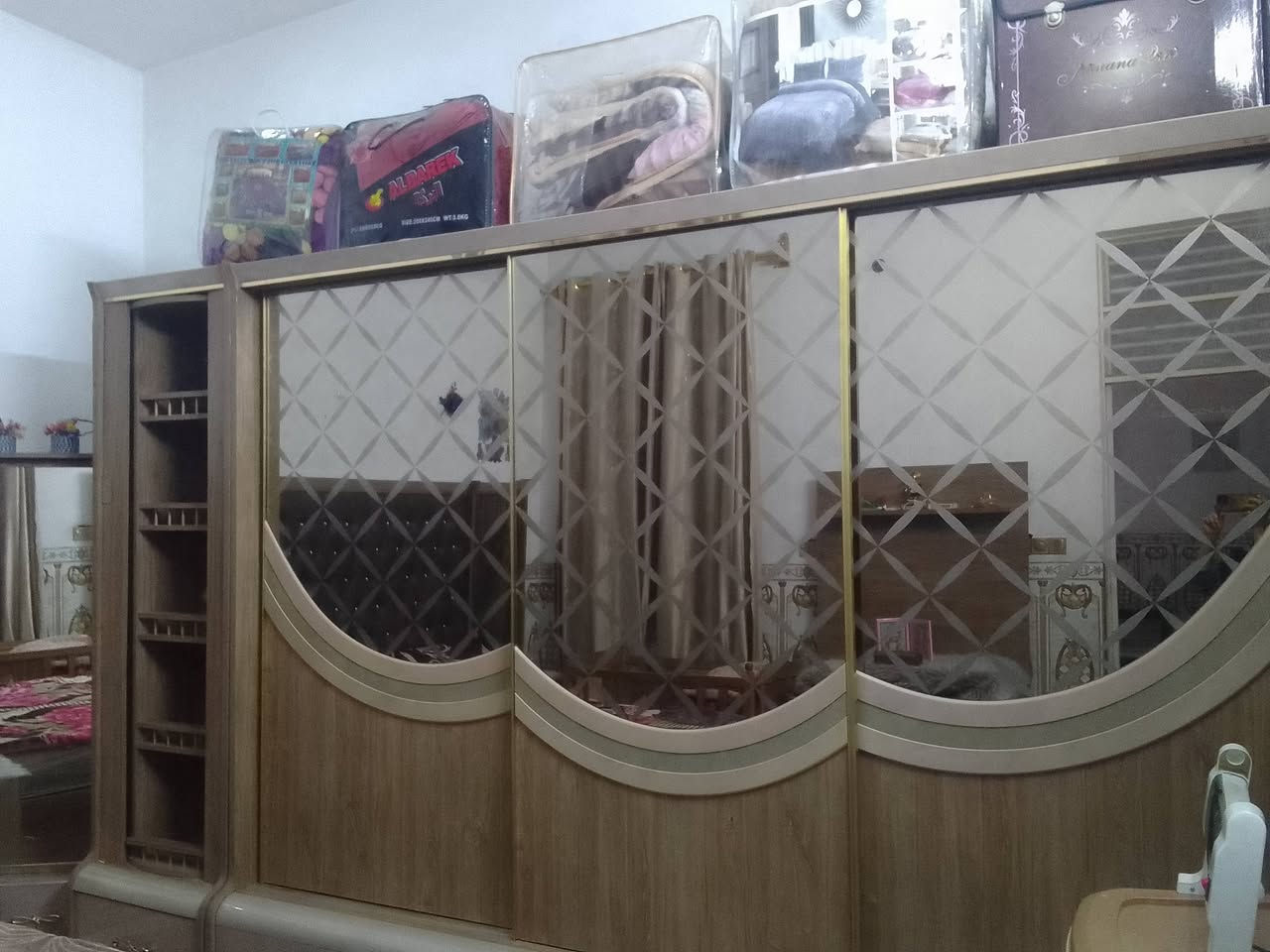 غرفة  صاج اصلي السعر مليون ونص مكاني بغداد الصحفيين  هذا رقمي ***********
