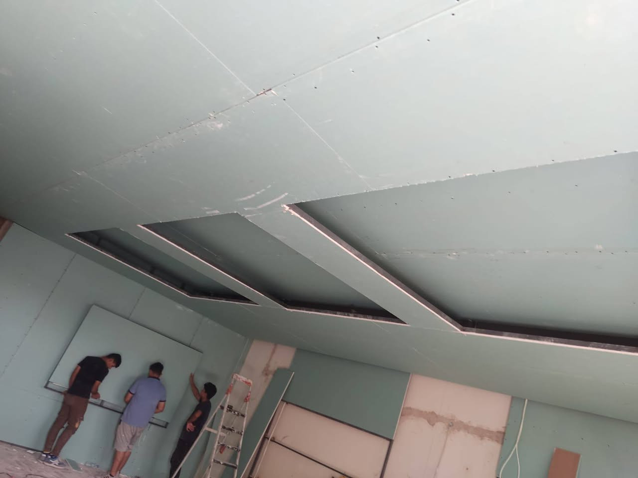 الأناقة لديكور                                                                  موصفات العمل                                                                         هيكل حديد🕶 
جبسم بورد🟩                                          كافه انواع الديكورات الدخلي
اناره بروفايل
صبغ الدور والبنايات داخلي وخارجي🖌️ 
باركيه خشب                                                                         سحب ملكي🏛️    
ورق جدران 
بديل الخشب والرخام 
تشطيبات وترميم شامل 🏠
للطلب والاستفسار الاتصال *********** ابو مصطفى                         اسعار تنافسيه حقيقيه بغداد الكرخ الرصافه🌎
