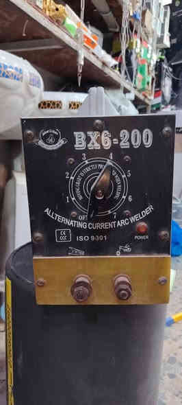 مكينه لحيم مثل ماواضح بصور شرط عل فحص قيم سعر واخذها ***********
