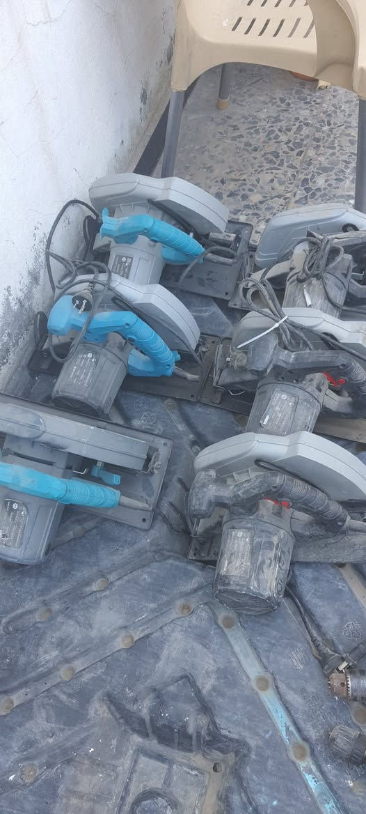 مجموعة عدد منشار قرصي حجم ١٠ وحجم اصغر مع دريلات همر عدد ٣ قطعه المجموع الكلي ٣١ قطعه ابيعه كلهن شلع شوف الفيديو بالمنشور للإستفسار الاتصال على الرقم *********** او على الخاص
